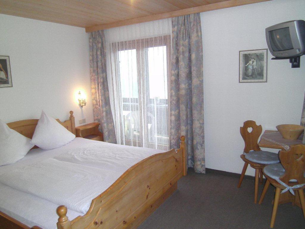 Gastehaus Rieser Hotel Ried im Zillertal Room photo