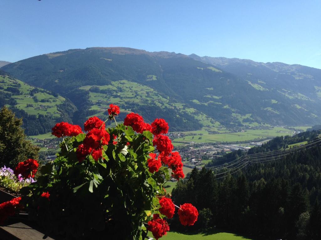 Gastehaus Rieser Hotel Ried im Zillertal Exterior photo