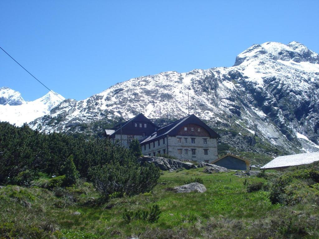 Gastehaus Rieser Hotel Ried im Zillertal Exterior photo